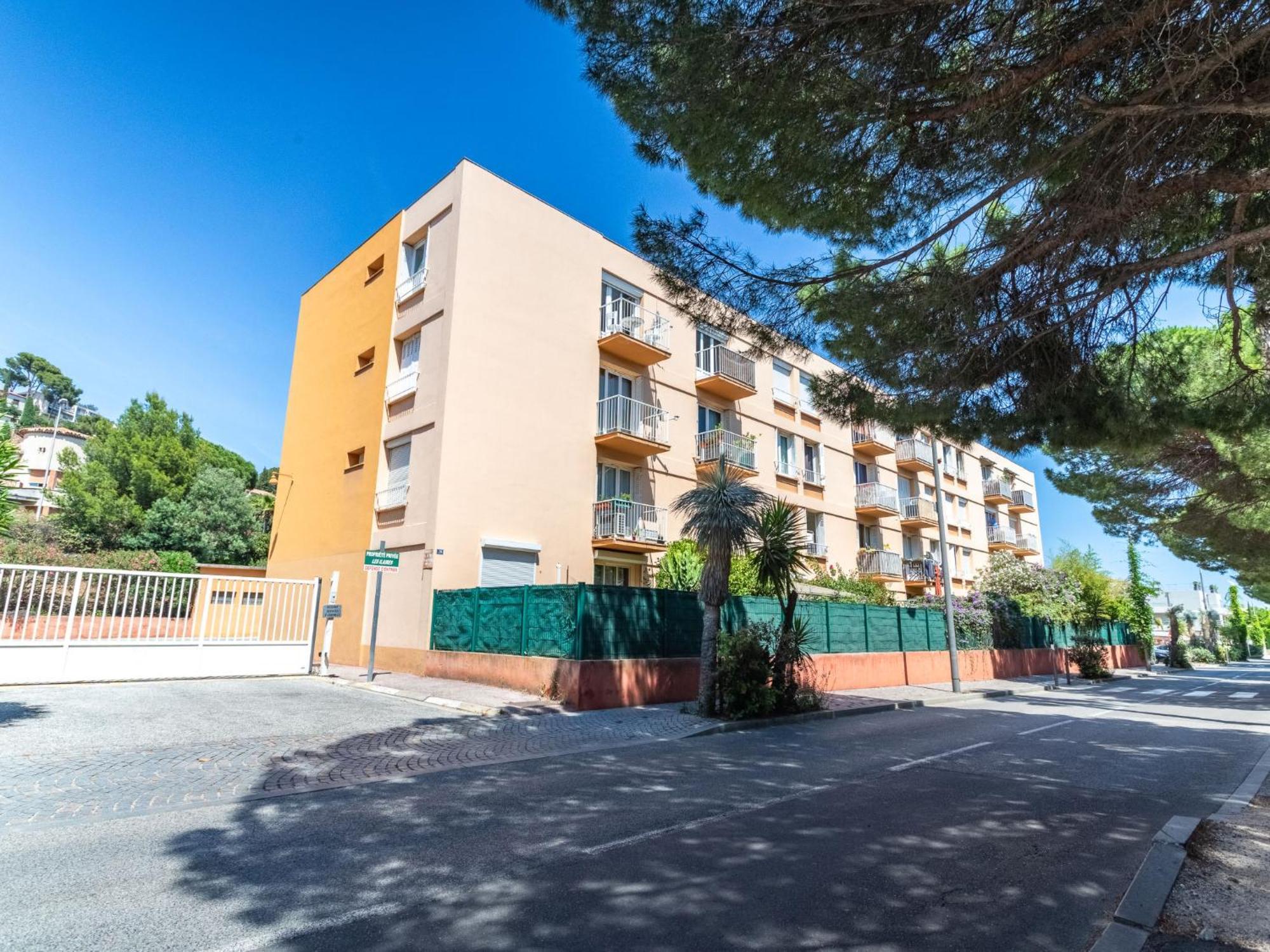 Apartment Les Ilaires By Interhome Le Lavandou Kültér fotó